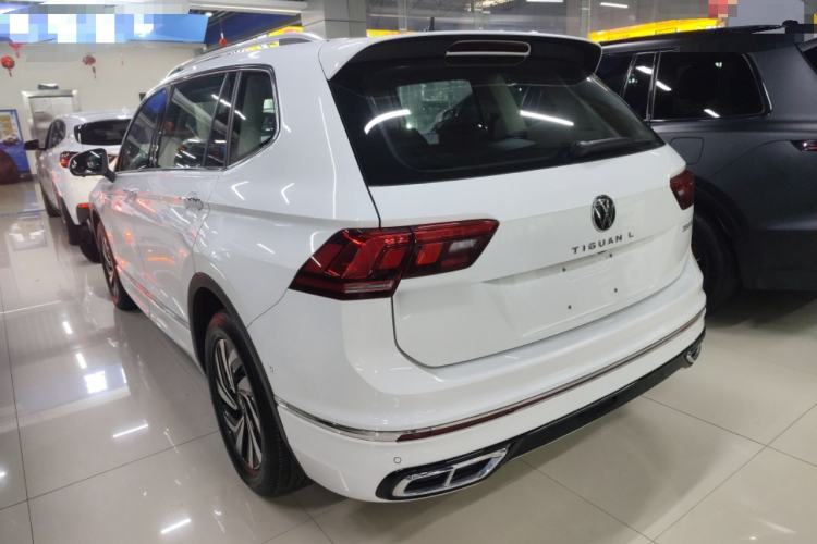 Used Volkswagen Tiguan L 2024 Outstanding Model 330TSI Automatic Two-Wheel Drive R-Line Dragon Glory Edition Rear Left 45 Deg