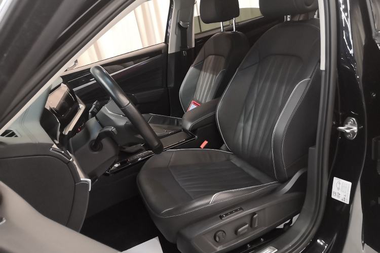 Used Volkswagen Passat 2023 Facelift 330TSI Luxury Edition
