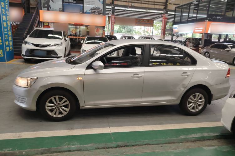 Used Volkswagen Santana 2015 1.6L Manual Fashion Edition Exterior 3