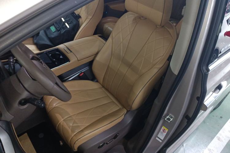 Used Denza D9 2022 EV 620 Prestige Model
