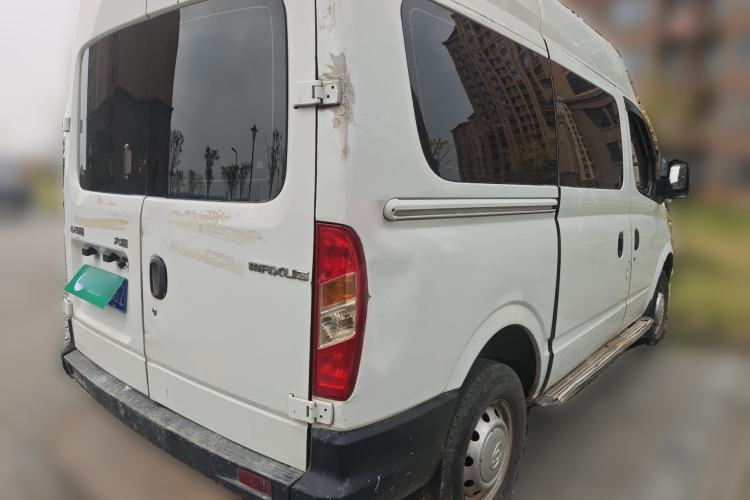 Used SAIC MAXUS Xintu V80 2019 2.5T Classic Edition 6-Speed Manual – Aoyuntong Modified Version Short Wheelbase Mid-Height Roof 5/6 Seats
