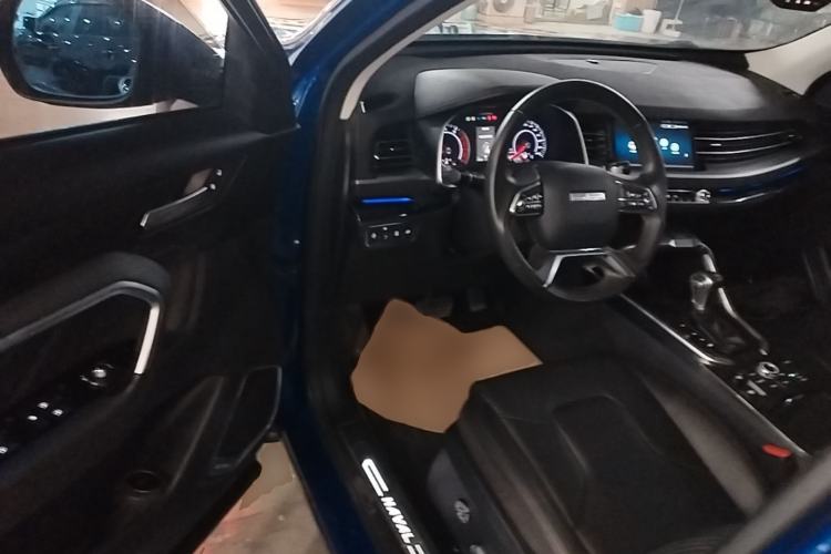 Used Haval H6 2017 Blue Label 1.5T Automatic Two-Wheel Drive ZhiShang Model
