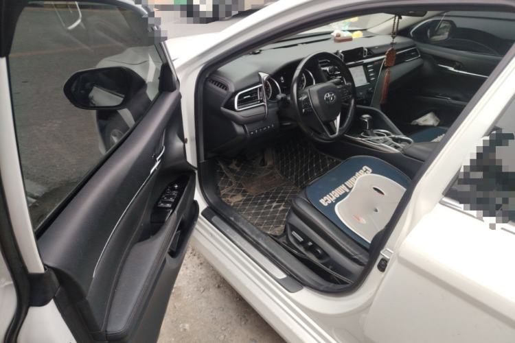 Used Toyota Camry 2018 2.0G Luxury Edition
