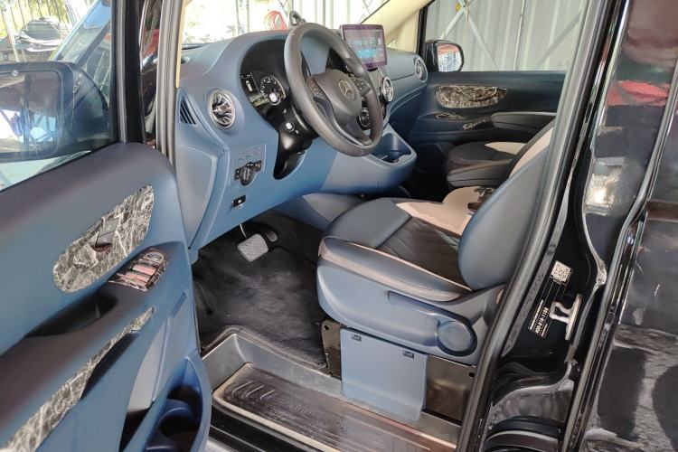 Used Mercedes-Benz Vito 2021 2.0T Elite Version 8 Seats Driver Seat