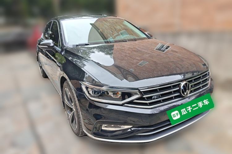 Used Volkswagen Magotan 2020 330TSI DSG Luxury Edition Front Right 45 Deg