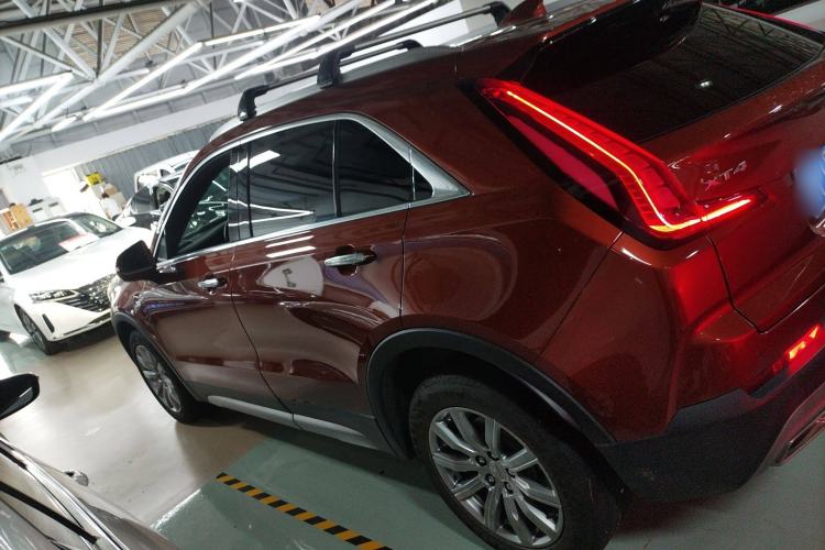 Used Cadillac XT4 2021 28T Two-Wheel Drive Leading Version
