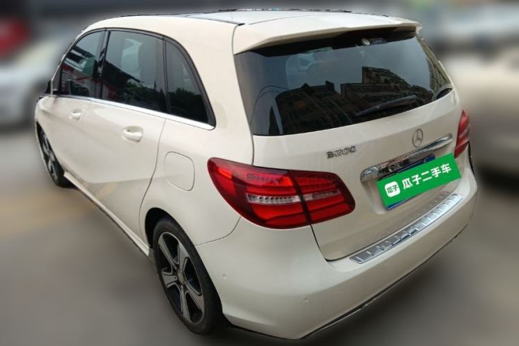 Used Mercedes-Benz B-Class 2015 B 200 Fashion Model Rear Left 45 Deg