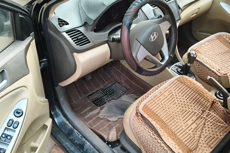 Used Hyundai Verna (older generation) 2010 Sedan 1.4L Manual Standard GL Model
