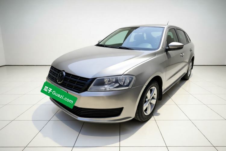 Used Volkswagen Gran Lavida 2013 1.6L Automatic Fashion Model