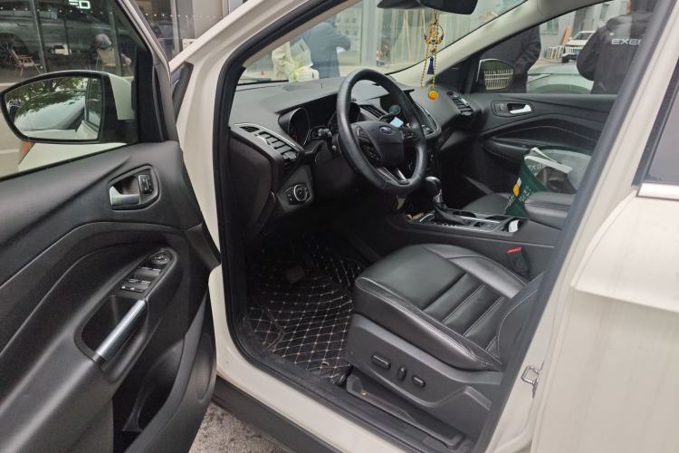 Used Ford Kuga 2017 EcoBoost 245 Four-Wheel Drive Titanium Edition Driver Seat