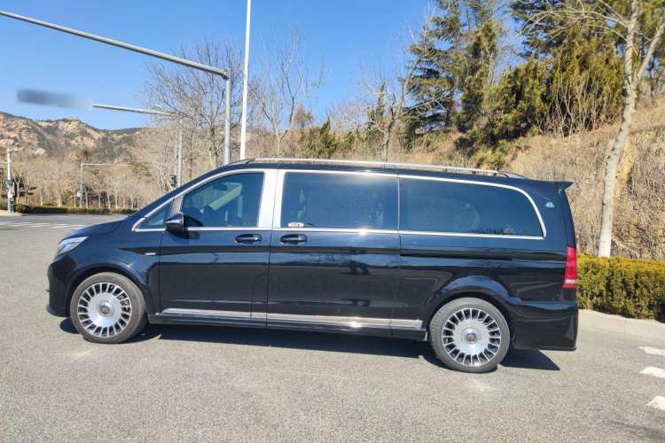 Used Mercedes-Benz V-Class 2016 V 260 L Prestige Extended Edition Exterior 5