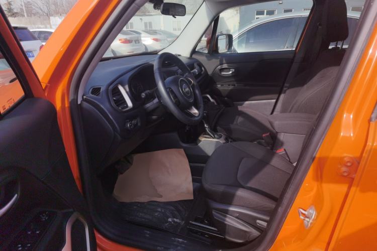 Used Jeep Renegade 2017 180T Automatic High-Energy Version
