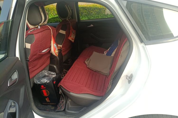 Used Ford Focus 2012 Hatchback 1.6L Manual Comfort Model
