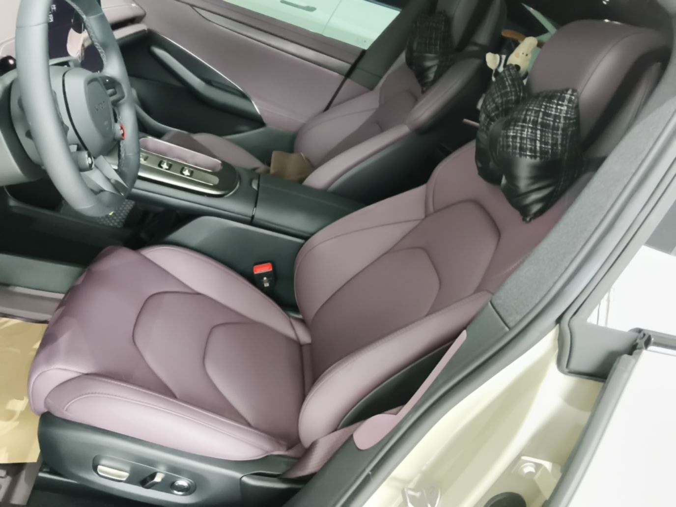 Xiaomi Auto SU7 2024 Rear-Drive Ultra-Long Range Advanced Pro-Level Intelligent Driving Version — снимка 17