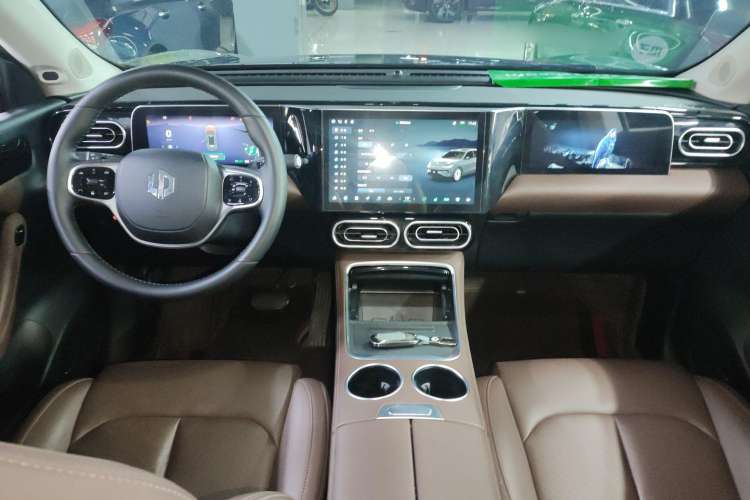 Used Leapmotor C11 2023 Range-Extended 180 Comfort Edition Center Console