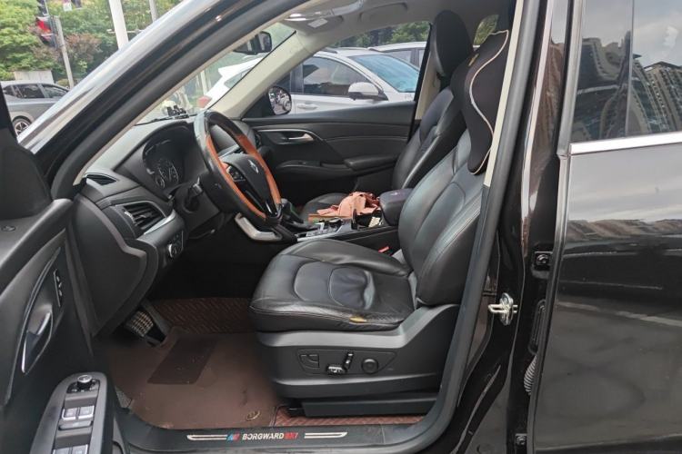 Used BORGWARD BX7 2016 28T Two-Wheel Drive Luxury Version 5 Seats