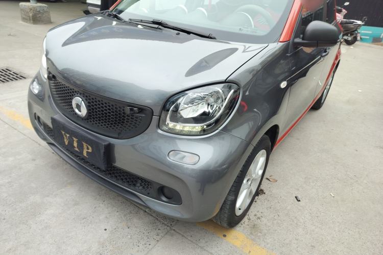 Used smart forfour 2016 1.0L 52 kW Dynamic Edition
