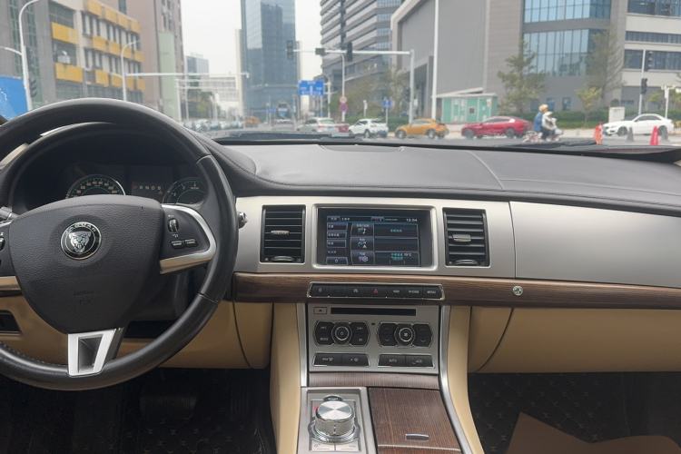 Used Jaguar XF 2014 XF 2.0T Prestige Edition
