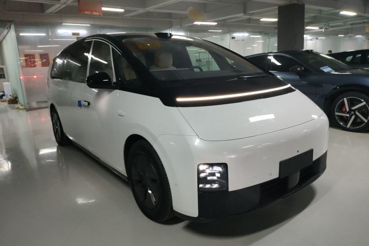 Used Li Auto MEGA 2025 Home Family Special Edition