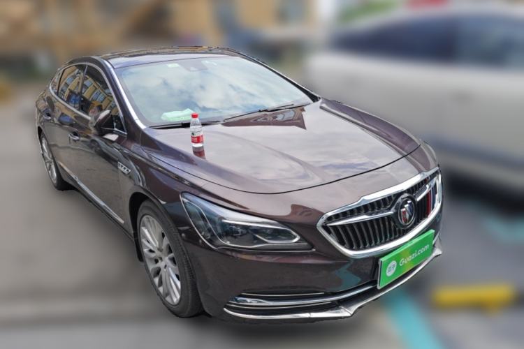 Used Buick LaCrosse 2018 28T Luxury Model Front Right 45 Deg