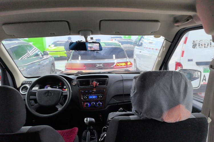 Used Chana Ruixing EM60 2023 All-Electric Coach 4525 mm Long Flat Roof with Rear-Hinged Doors 6 Seats 60 kW 38.7 kWh