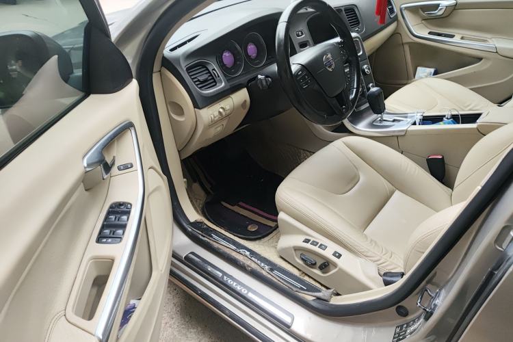 Used Volvo S60 2011 2.0T ZhiShang Version