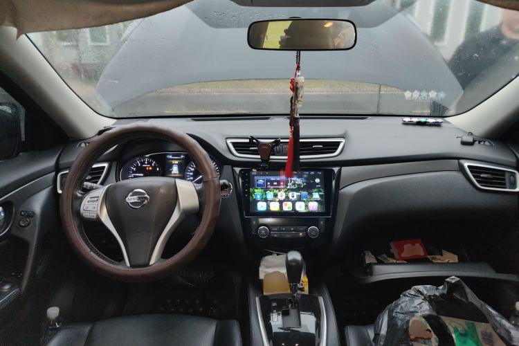 Used Nissan X-Trail 2015 2.0L CVT Comfort MAX Edition 2WD Center Console