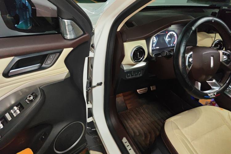 Used Wey VV6 2018 2.0T Two-Wheel-Drive Ultra-Luxury Version China V Standard
