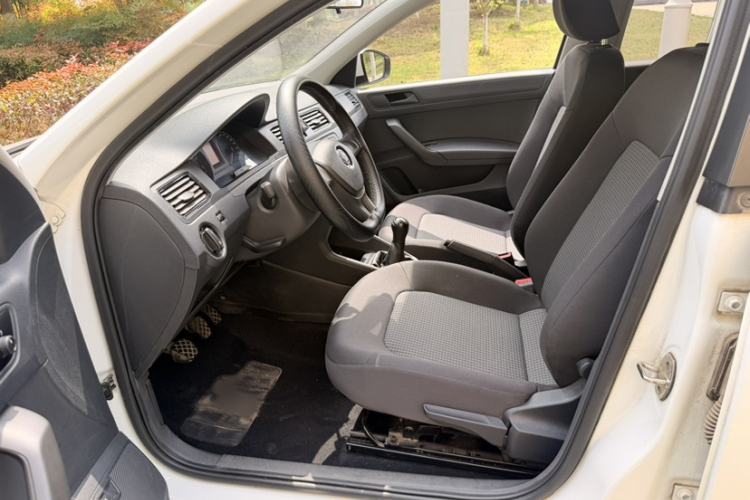 Used Volkswagen Santana 2019 1.5L Manual Fashion Edition China VI Standard Left Front Seat