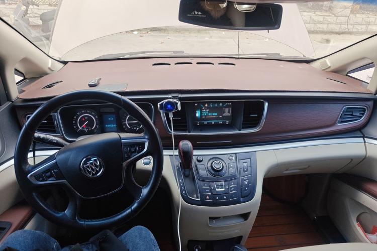 Used Buick GL8 2018 28T Luxury Model China VI Standard Center Console