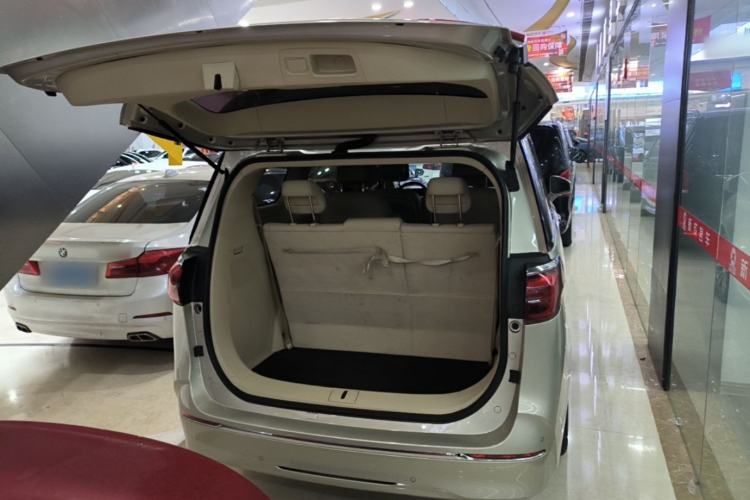 Used Buick GL8 2022 ES Landtrek 653T Luxury Edition Trunk