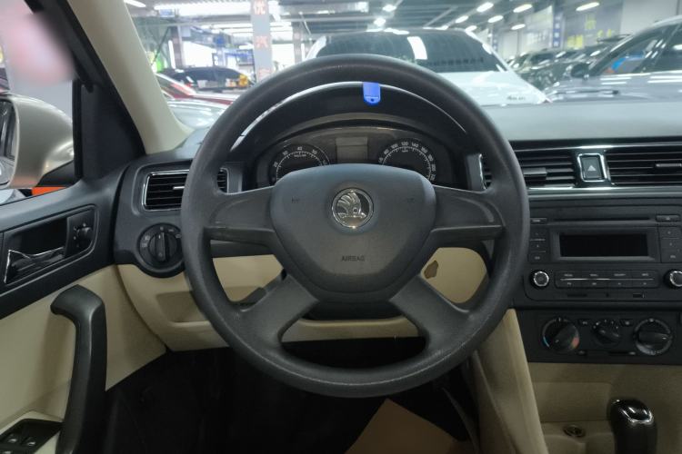 Used Skoda Rapid 2013 1.6L Automatic Smart Selection Model
