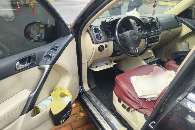 Used Volkswagen Tiguan 2010 1.8TSI Automatic All-Wheel-Drive Elite Edition Driver Seat