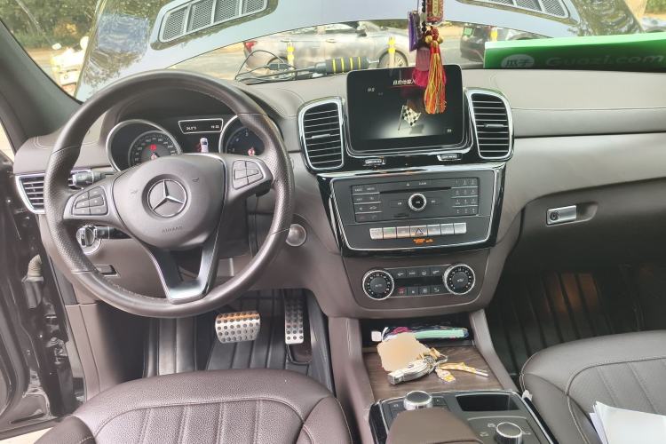 Used Mercedes-Benz GLE 2017 GLE 320 4MATIC Dynamic Model Center Console