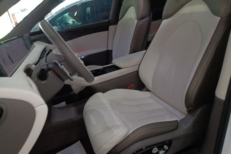 Used IM LS7 2023 100kWh Lux All-Wheel-Drive Version