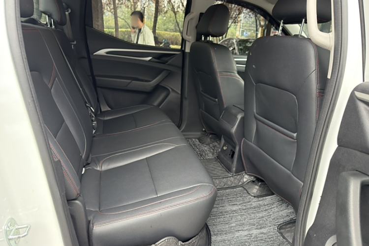 Used SAIC MAXUS T60 2017 2.0T Gasoline Automatic Two-Wheel Drive High-Ride Elite Standard Cabin