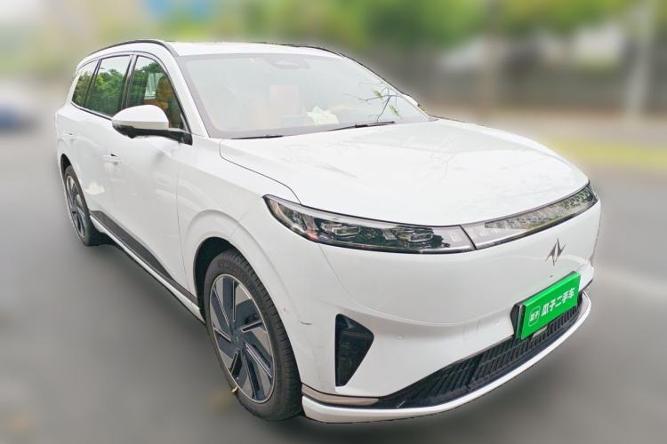 Used Dongfeng eπ eπ008 2025 636Max All-Electric 5-Seater Front Right 45 Deg