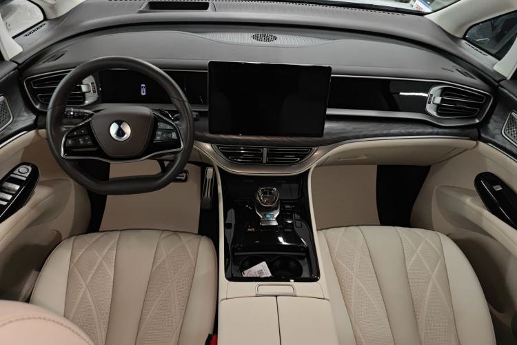 Used Denza D9 2025 DM-i Intelligent Drive 1020 Four-Wheel Drive Prestige Model