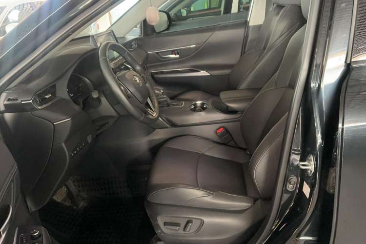 Used Toyota Venza 2022 Dual-Engine 2.5L CVT Two-Wheel Drive Luxury Edition Left Front Seat