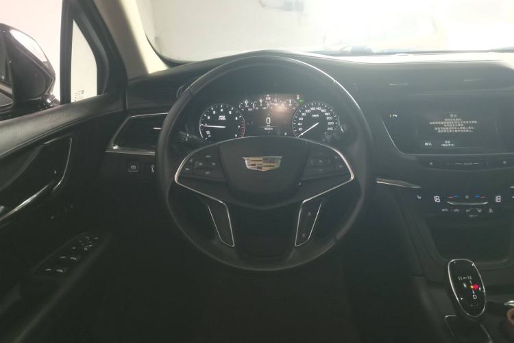 Used Cadillac XT5 2018 25T Luxury Model