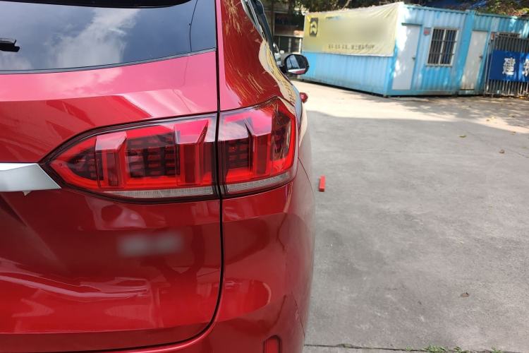 Used Wey VV6 2020 2.0T Two-Wheel Drive Smart Protection+ Right Rear Taillight