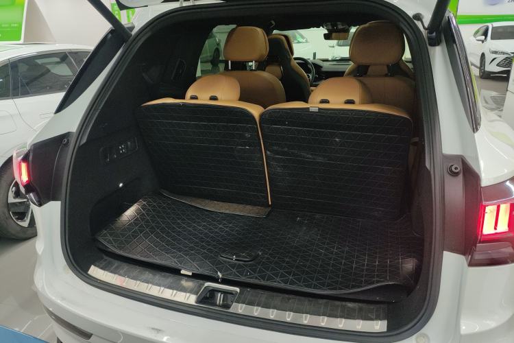 Used Lynk & Co 09 EM-P 2021 2.0T PHEV Halo Six-Seater
