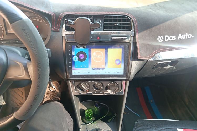 Used Volkswagen Polo 2016 1.4L Manual Fashion Model Audio And AC Panel