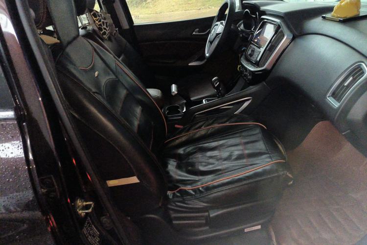 Used JMC Yusheng S350 2016 2.0T Manual 4x4 Gasoline Luxury Version with Sunroof 7 Seats
