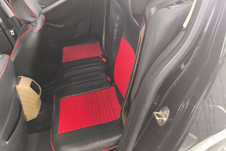 Used Volkswagen Lavida 2015 1.6L Manual Fashion Edition
