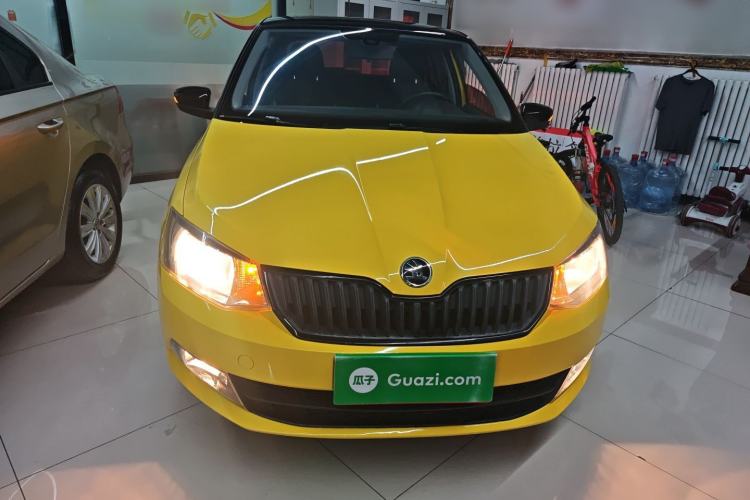 Used Skoda Fabia 2015 1.6L Automatic Sport Edition Front