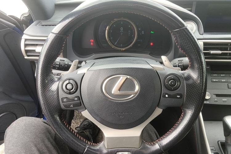Used Lexus IS 2015 200t F SPORT
