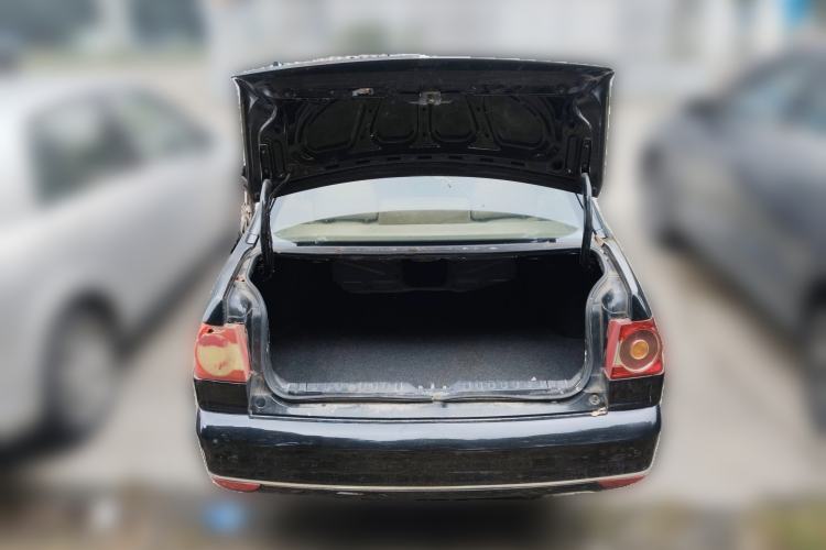 Used Volkswagen Santana Vista 2010 1.6L Manual Sishang Version
