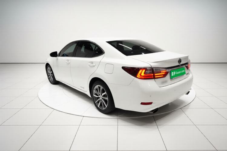 Used Lexus ES 2015 300h Comfort Edition