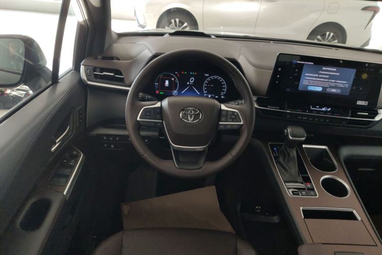 Used Toyota Granvia 2024 2.5L Hybrid Prestige PLUS Four-Wheel Drive Version
